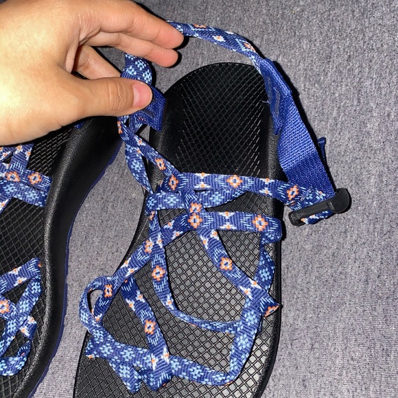 Shoes - Picture 3 of 4